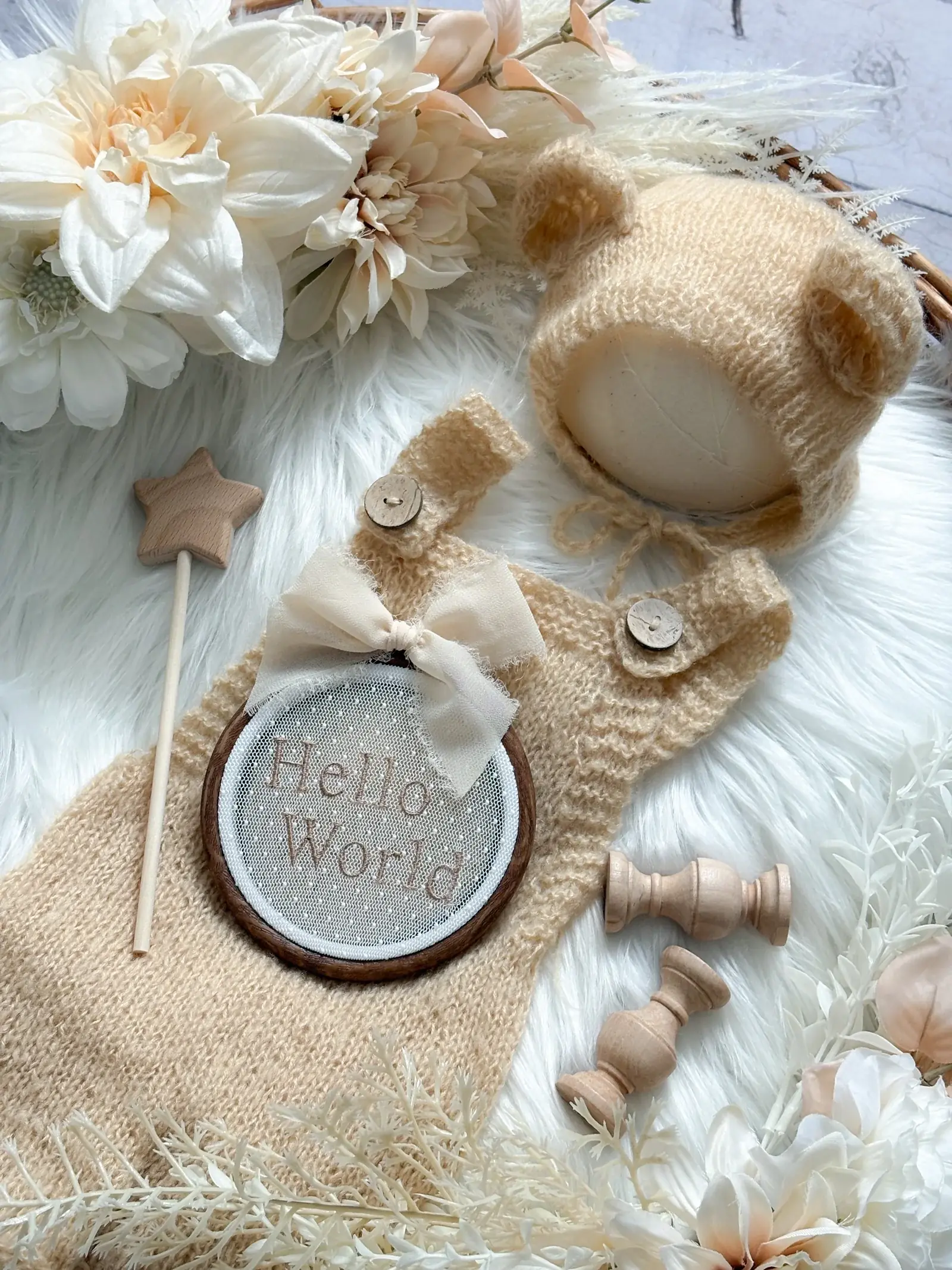 Ivoryセット 衣装とHello World木枠フレームのスタイリング例